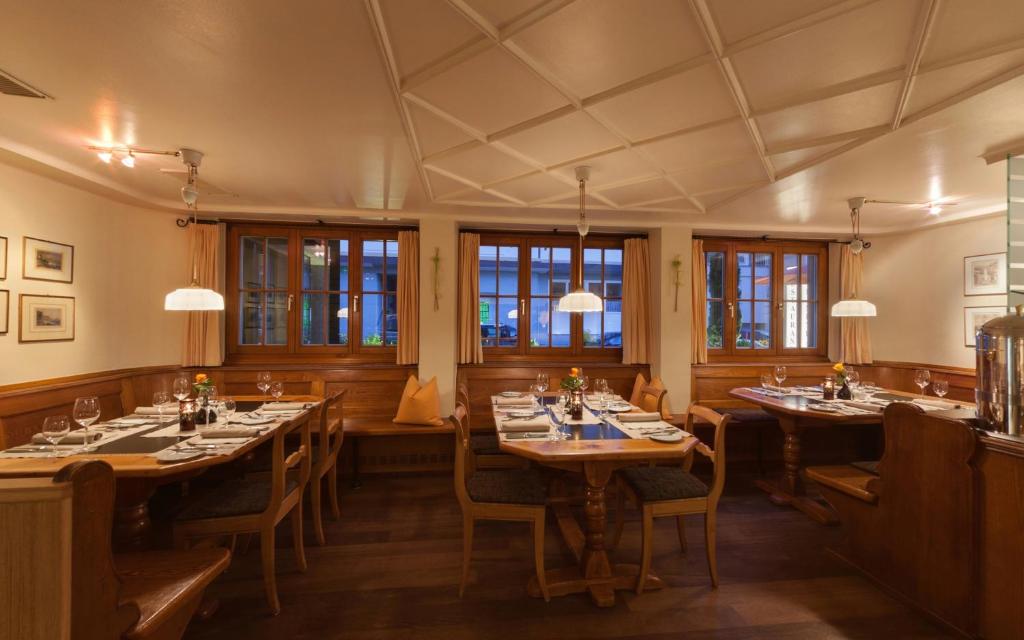 Restaurace v ubytování Hotel Germania