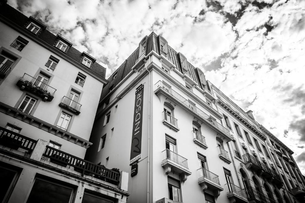 a black and white photo of a building at Hôtel Le Windsor Biarritz in Biarritz