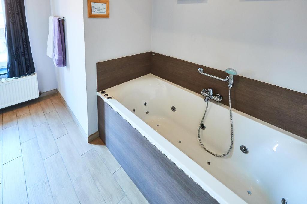 Koupelna v ubytování Wellness B&B De Zevenslaper