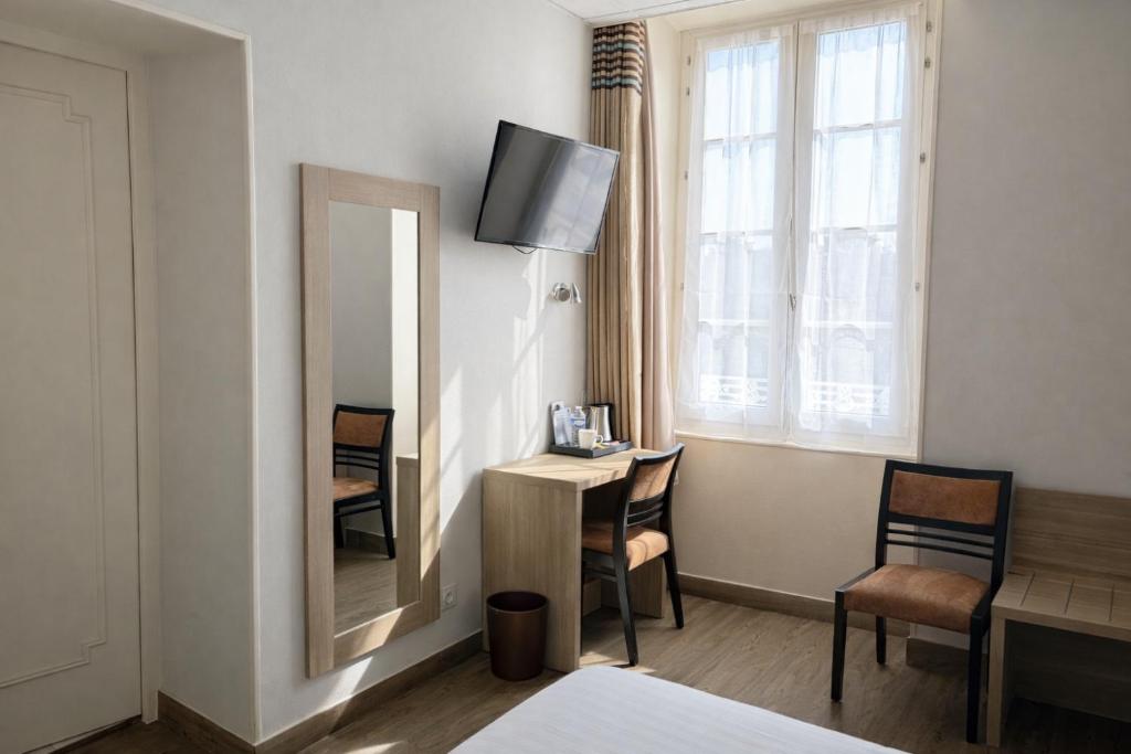 Le Grand Hôtel de Mayenne - Logis hôtels restaurant - Superior Double Room