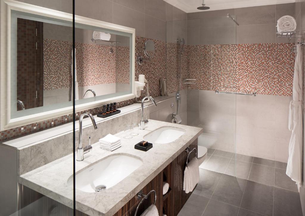 Koupelna v ubytování Dusit D2 Kenz Hotel Dubai