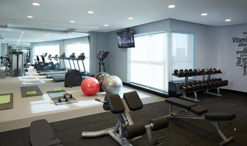 Fitness centrum a/nebo fitness zařízení v ubytování Dusit D2 Kenz Hotel Dubai
