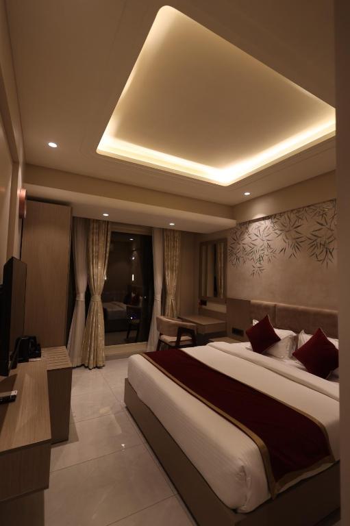 La Fenice Resort Madh Island