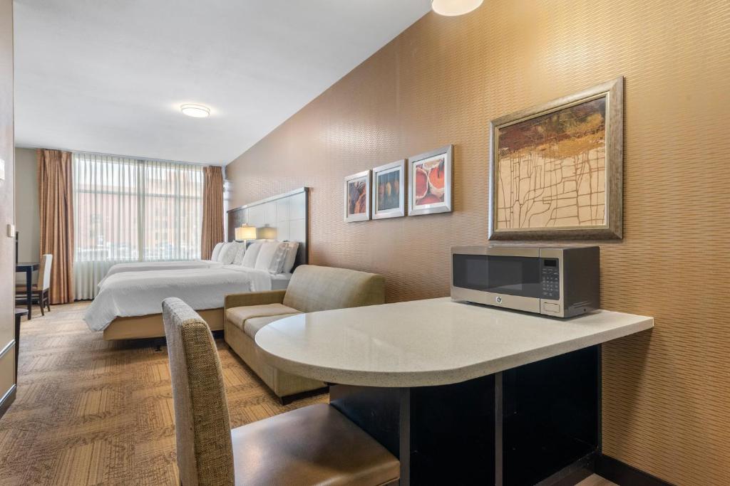 Staybridge Suites Denver Downtown, an IHG Hotel - 