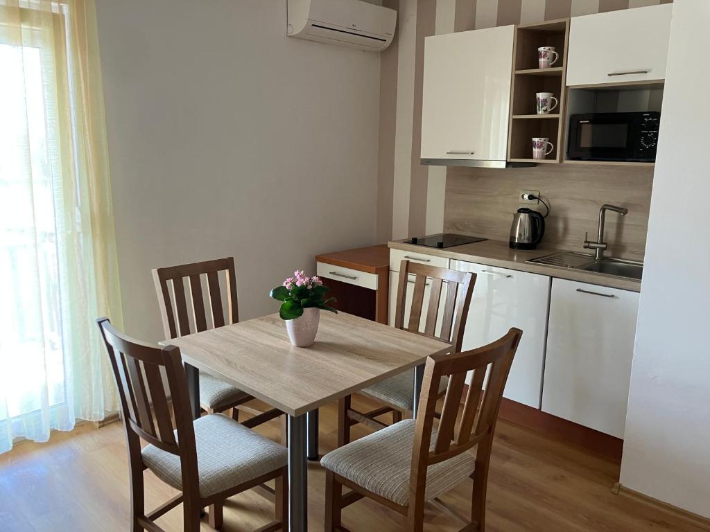 Apartments & Rooms CASA GAGRO - Appartamento Con Balcone