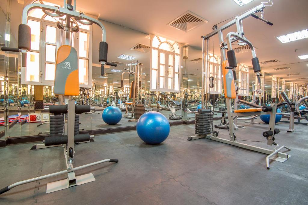Fitness centrum a/nebo fitness zařízení v ubytování Caesar Hotel