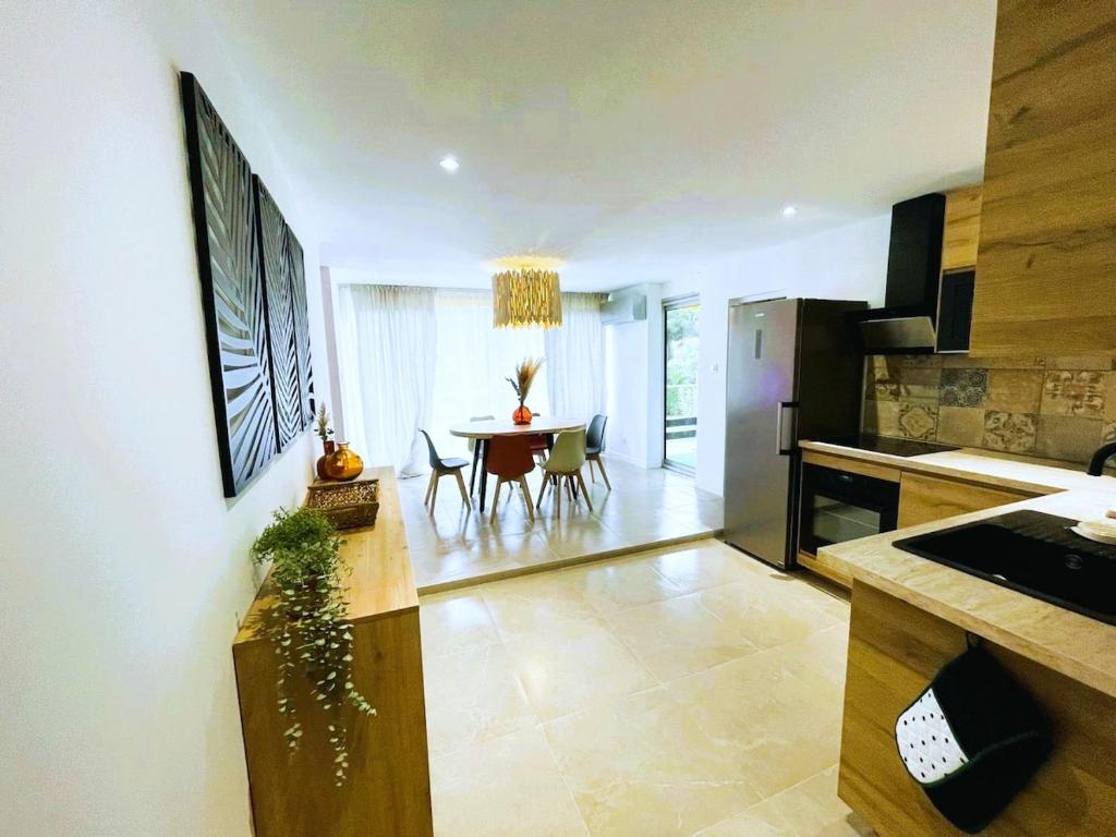 Appartement Standing 70m2 proche mer avec piscine