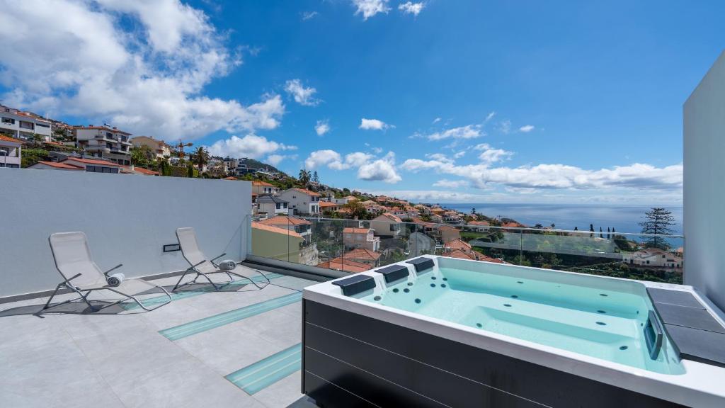 Daysy House by LovelyStay - Oceanview Jacuzzi
