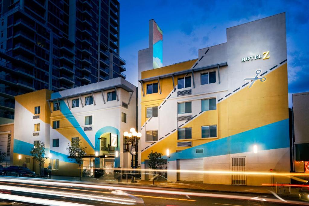 Staypineapple, Hotel Z, Gaslamp San Diego - Housity
