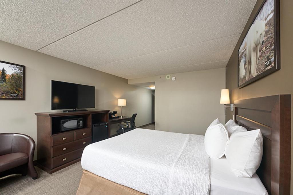 Canad Inns Destination Centre Club Regent Casino Hotel, Winnipeg ...
