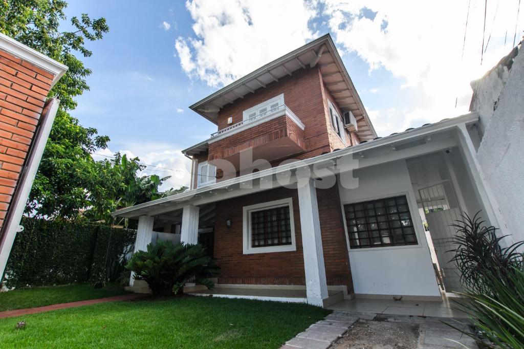 Spacious and chic house in Las Mercedes