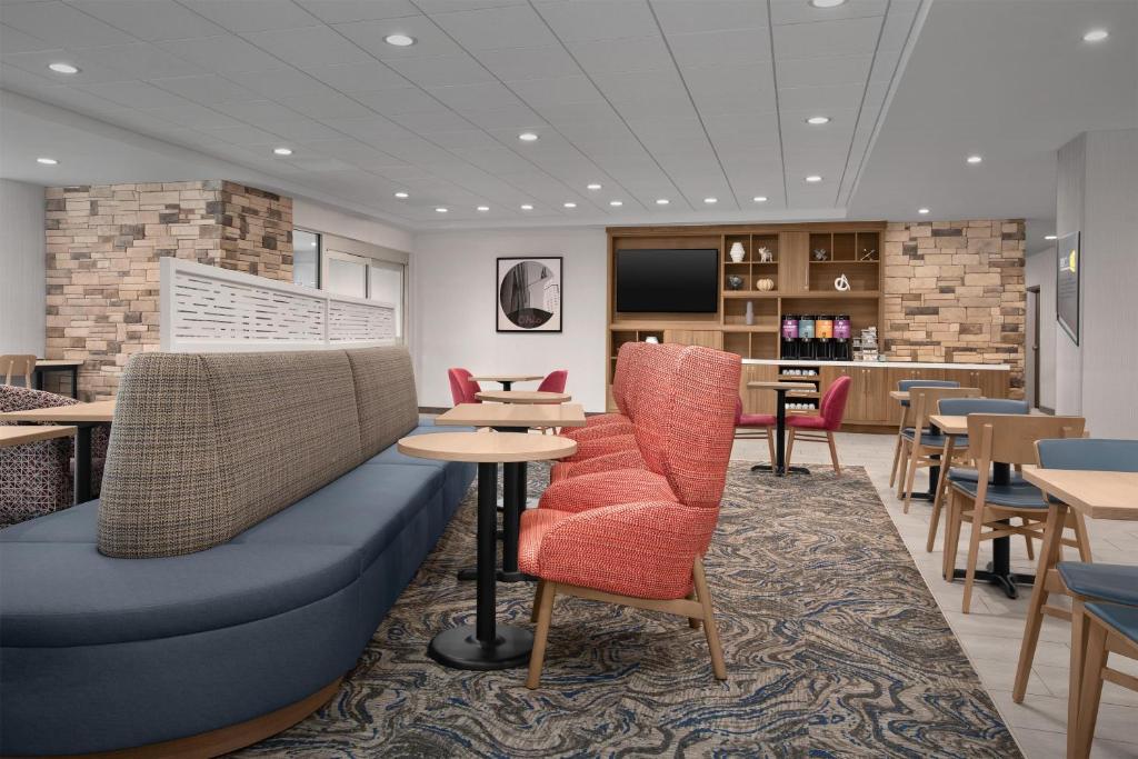Home2 Suites By Hilton Columbus Easton photo
