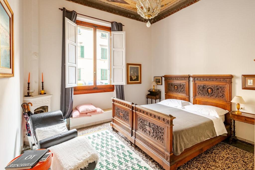 Piazza Libertà - with private patio & AC - 10min Firenze Duomo