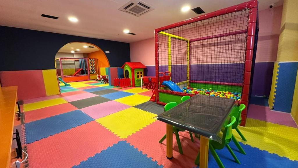 فضای داخلی First Joy Hotel در طرابزون - تصویر ۳