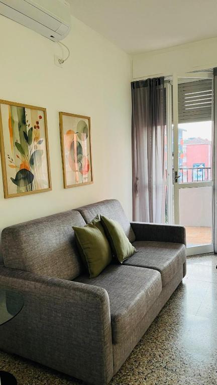 Entire apartment 200 meters from the blue metro line