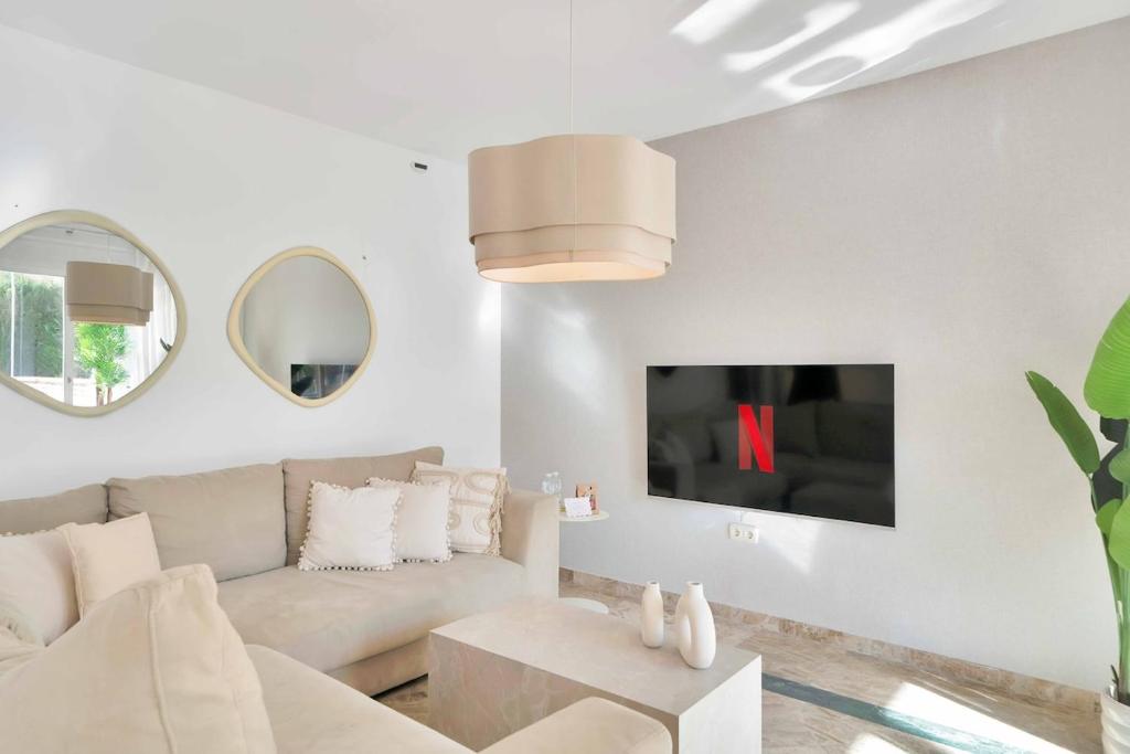 Villa Mare - Seaview Luxury House with Private Jacuzzi