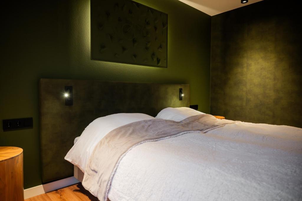 Hotel Biedeboom - Standaard Tweepersoonskamer Of Twinkamer Met Balkon