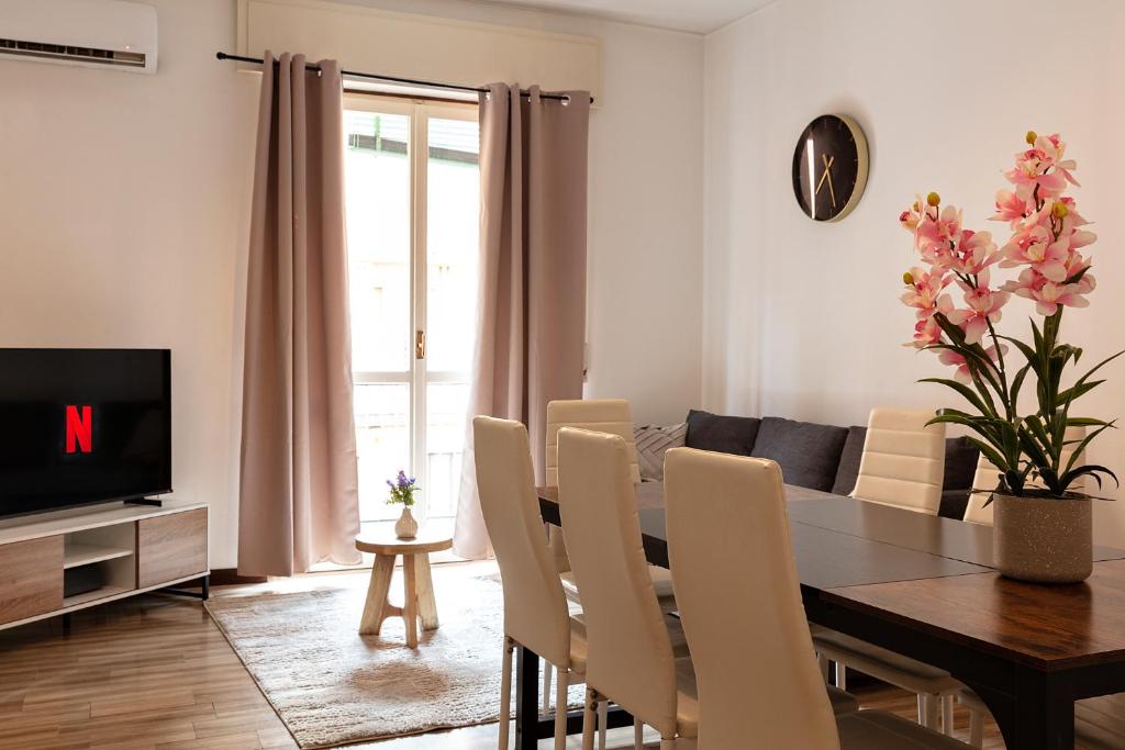 DeHomes - Ampia casa in centro 3 camere e 2 bagni