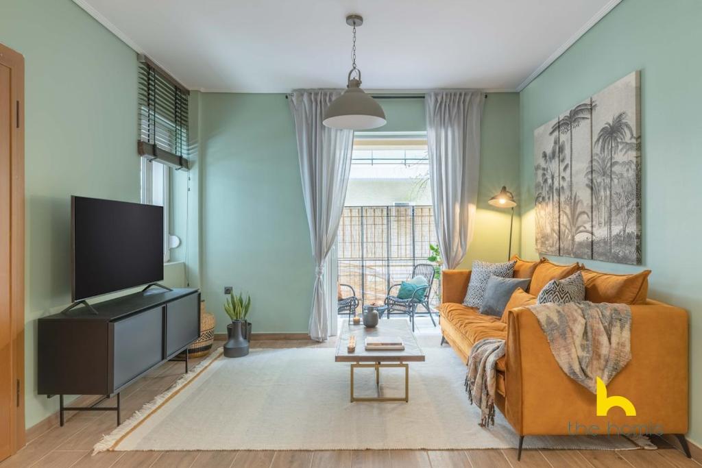 Athenian Hacienda with Private Patio near Acropolis!
