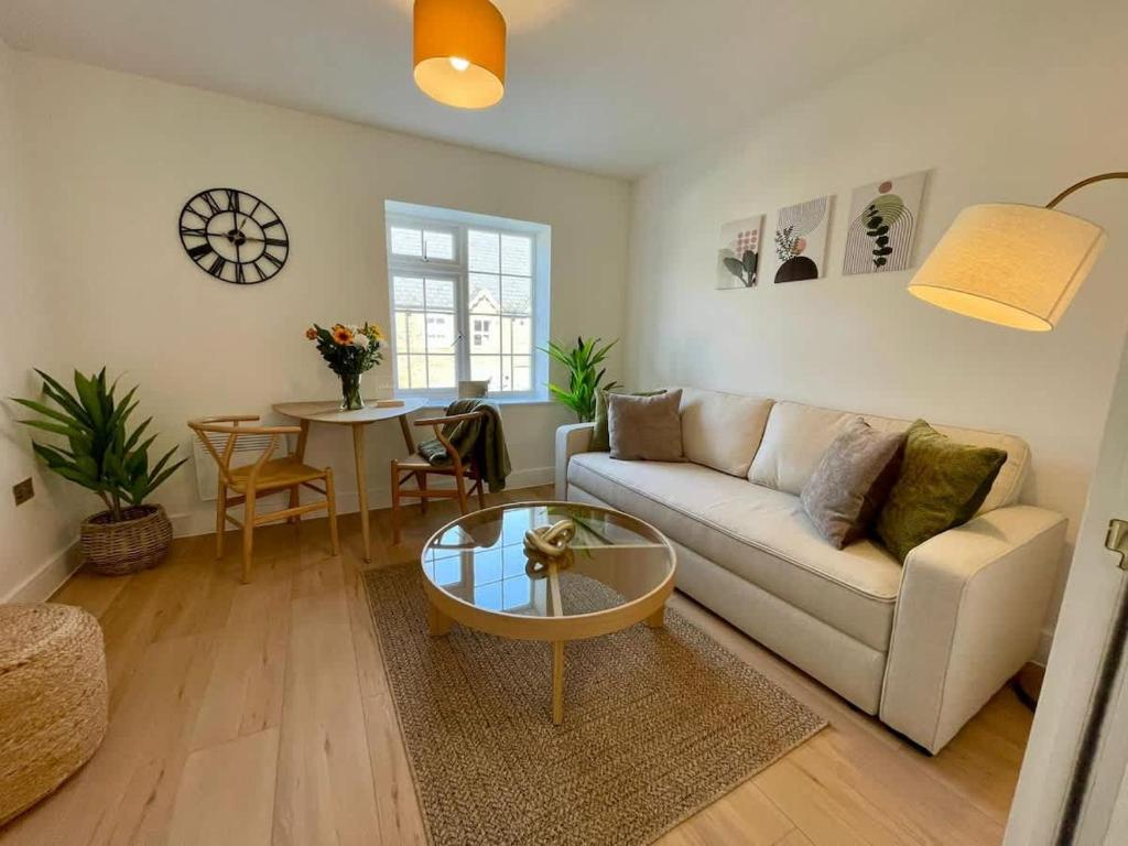 Canterbury City Stay Duplex 2 min to Station - Housity