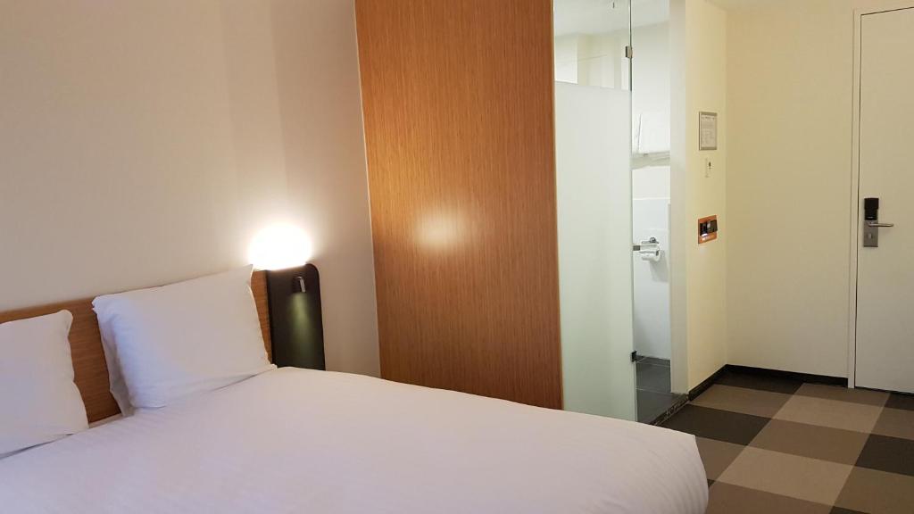 easyHotel Amsterdam Arena Boulevard - Resim 15