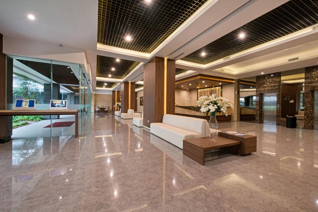 Vstupní hala nebo recepce v ubytování Grand Whiz Poins Simatupang Jakarta