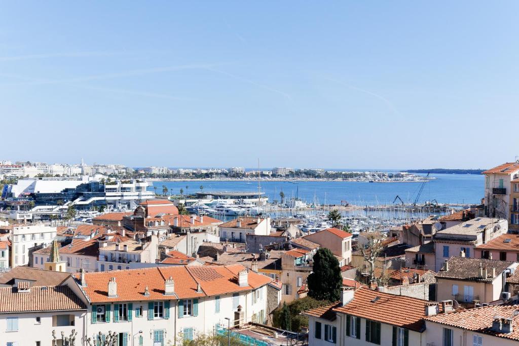 Upstays T2 cosy vue mer terrasse AC