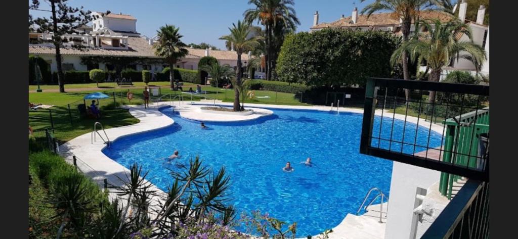 Marbella, two-bedroom apartment,parking ,pool, Golden Mile