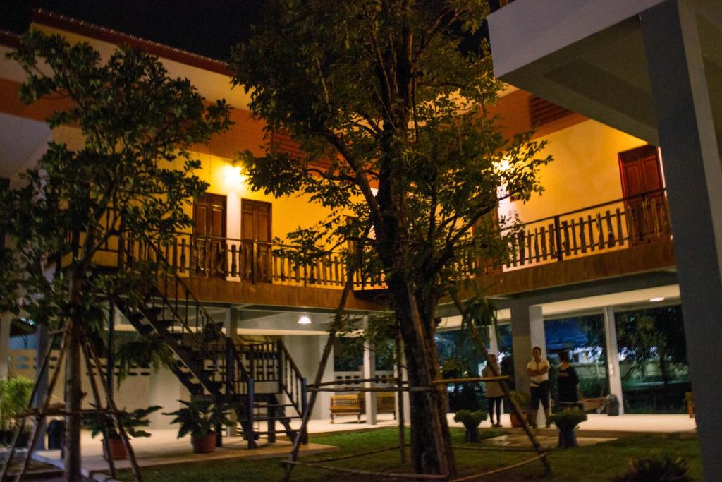 Ban Klong Srabua - Chambre Double Avec Balcon