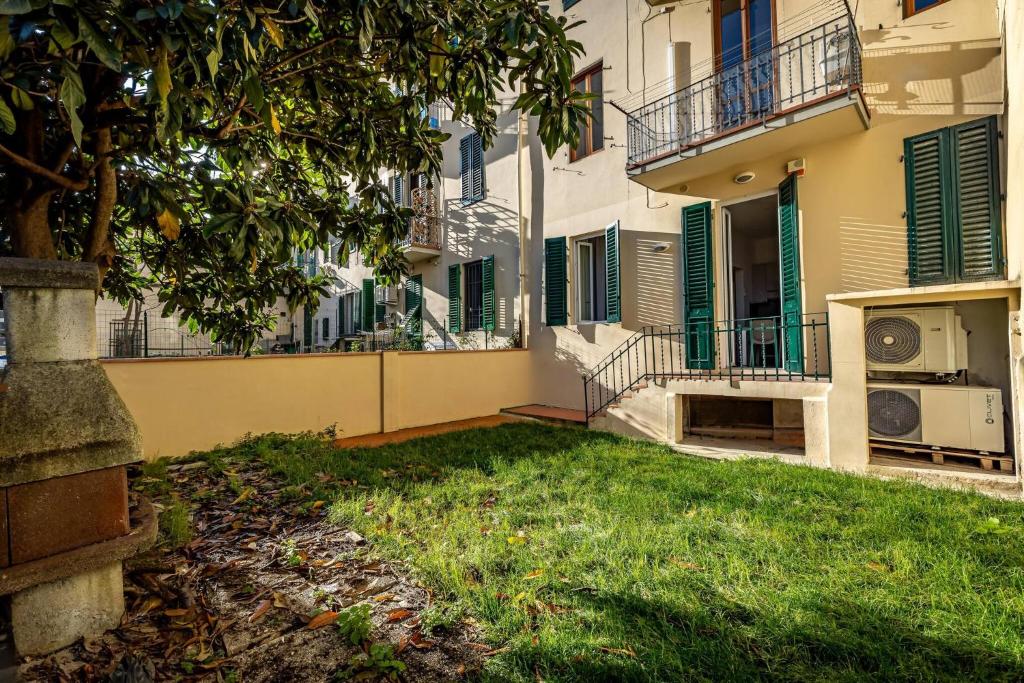 YD elegant apt with garden