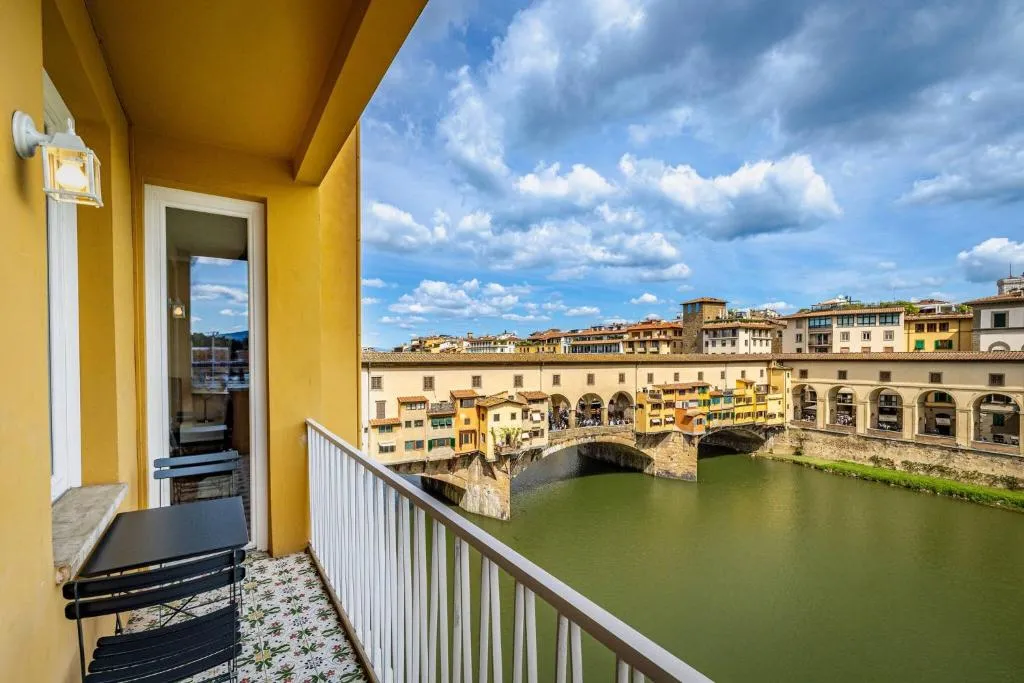 YD balcony on Pontevecchio view