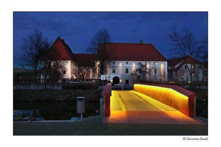 Bazén v ubytování Schloss Hotel Zeillern nebo v jeho okolí