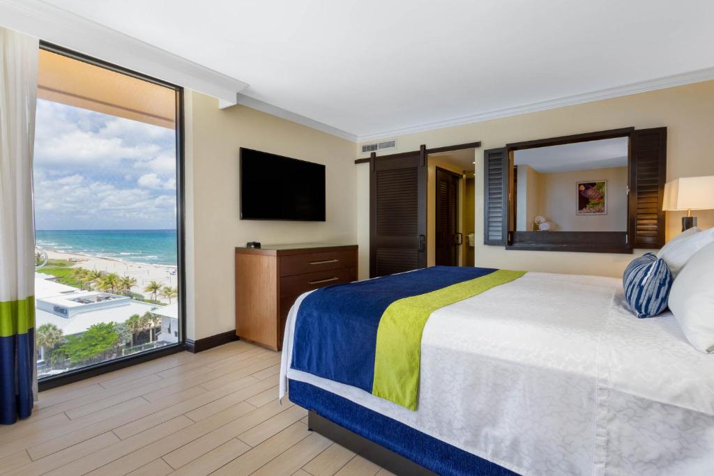 Wyndham Deerfield Beach Resort - 