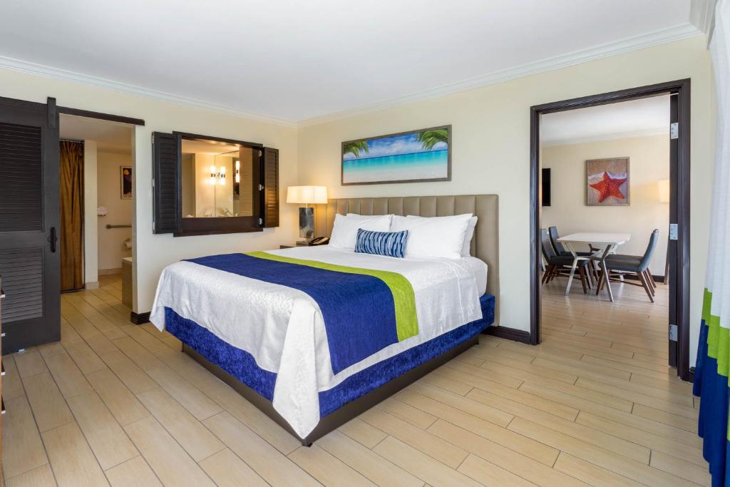 Wyndham Deerfield Beach Resort - 