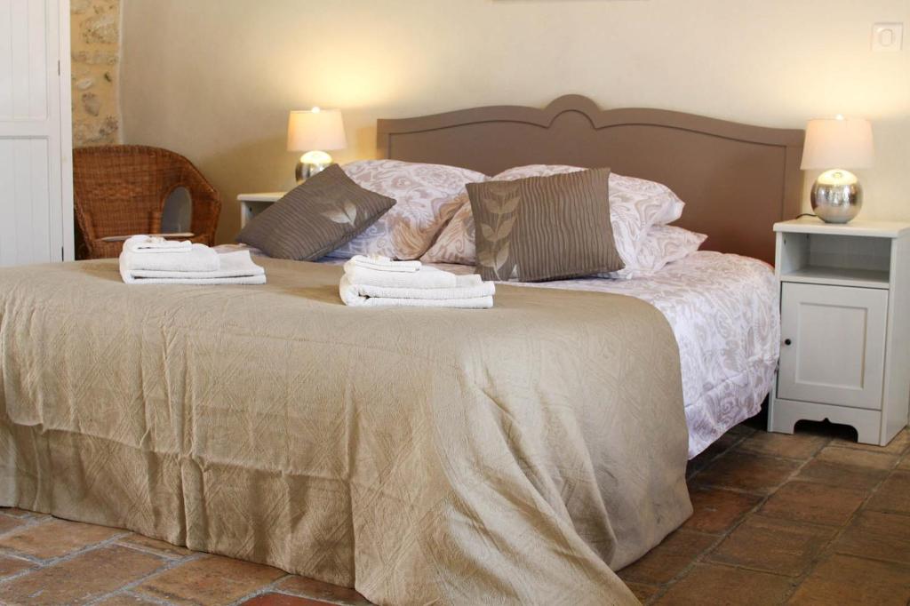 Mas de la Rivoire B&B - Two-Bedroom Deluxe Apartment With Garden View