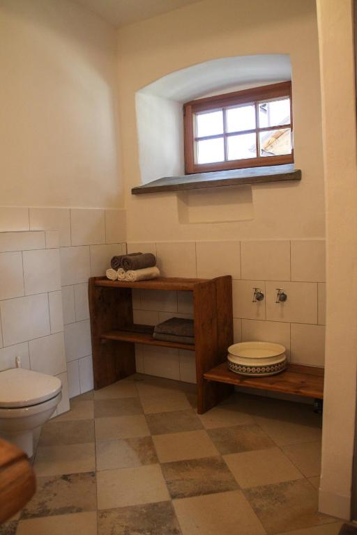 Koupelna v ubytování Biohof Pürten