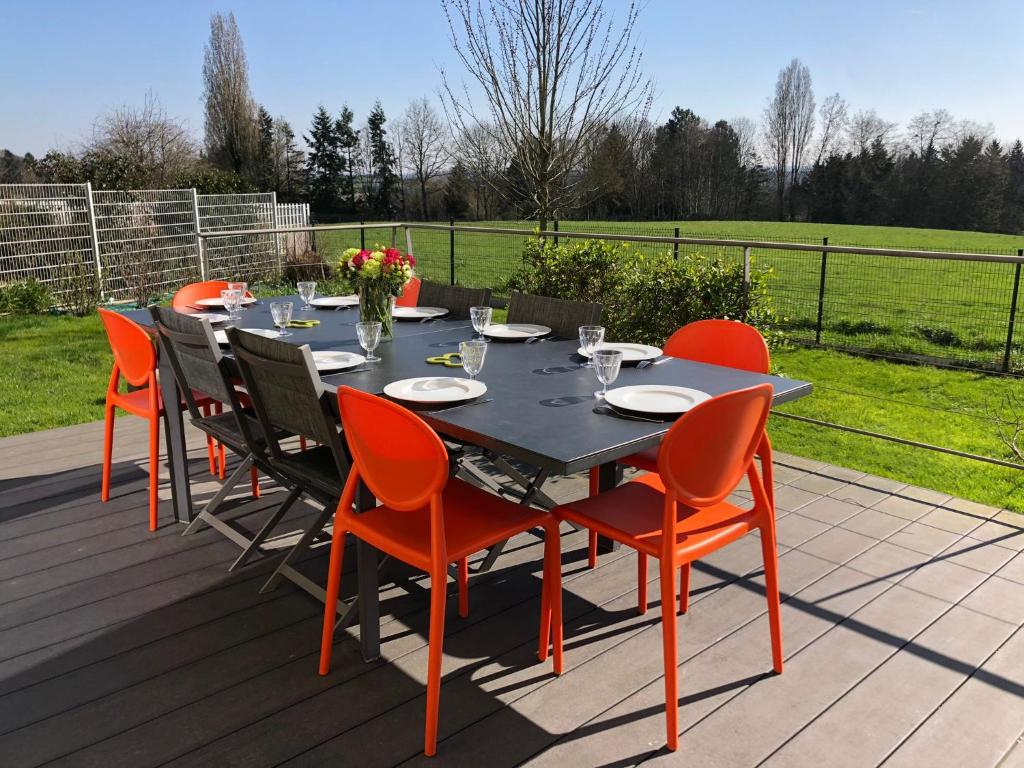 Maison élégante proche circuit, terrasse & parking