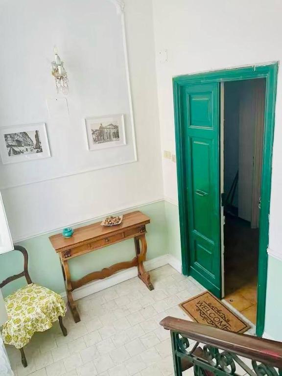 spacious and quiet Gemelli