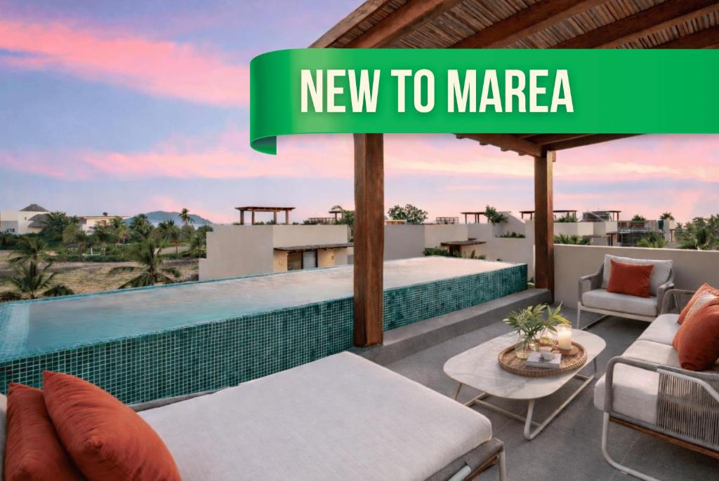 a new to marfa home with a swimming pool at Casita VR09 in Zihuatanejo