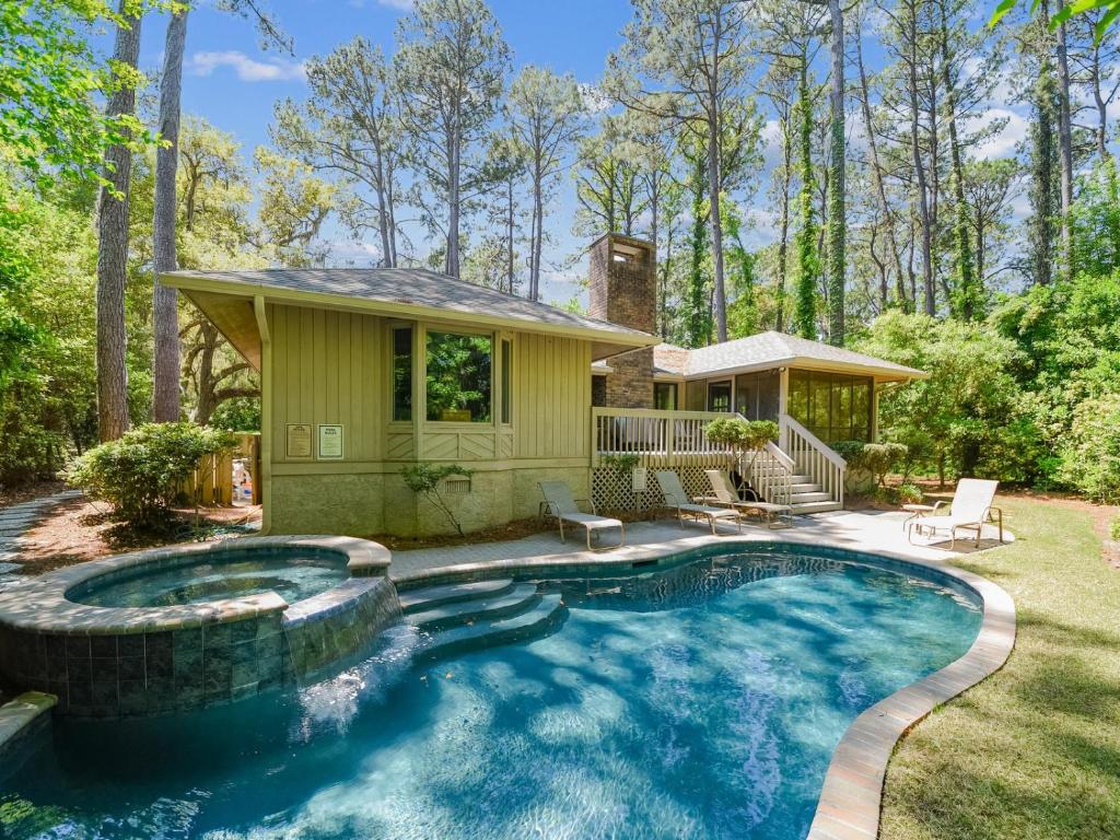 44 Old Military Road, Hilton Head Island, SC
