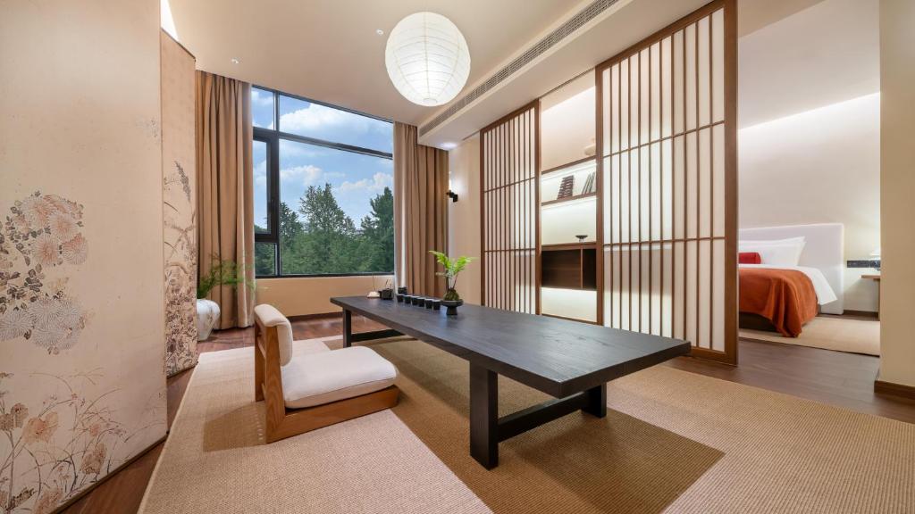 Terra Art Sky Garden Hotel in Chengdu