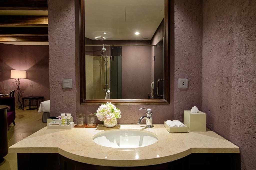 Family Suite with One King Bed and Twin Beds