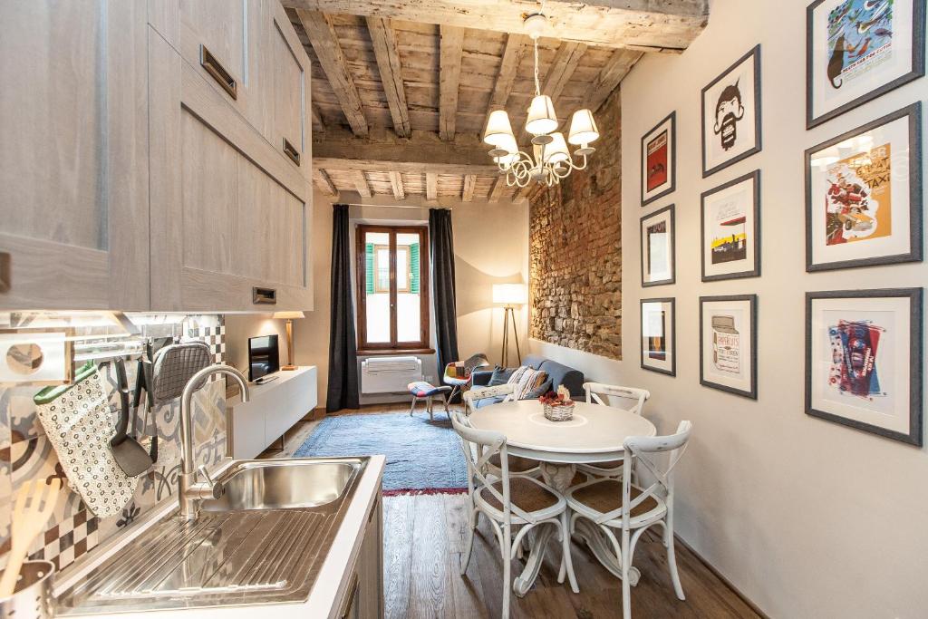 Boheme Apartment by Mamo Florence
