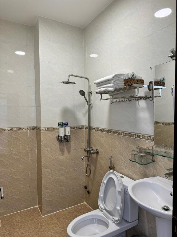 Tommy hotel khe sanh dalat - Camera Quadrupla Economica