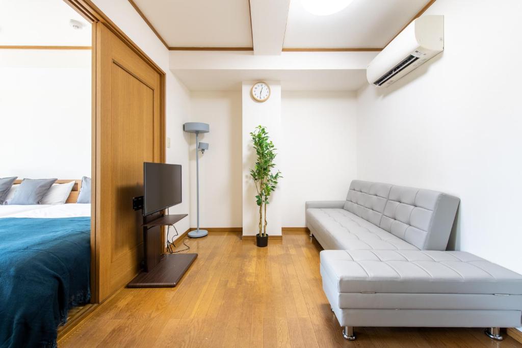 6 minutes from the station Direct service to Ueno and Narita Airportメゾンノワ302