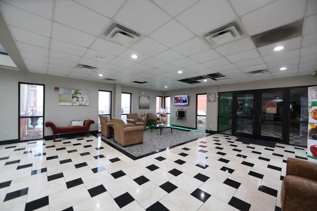 Quality Inn & Suites Mattoon South photo