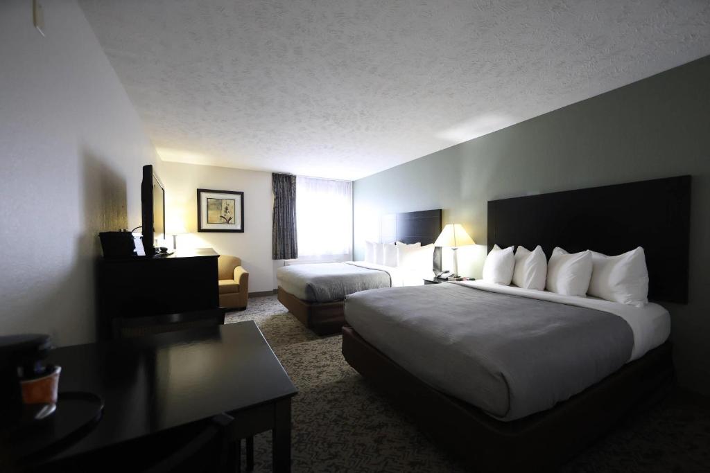 Quality Inn & Suites Mattoon South photo