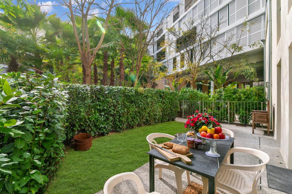 La Marenda - City Center Apartment with Terrace Garden - Happy Rentals