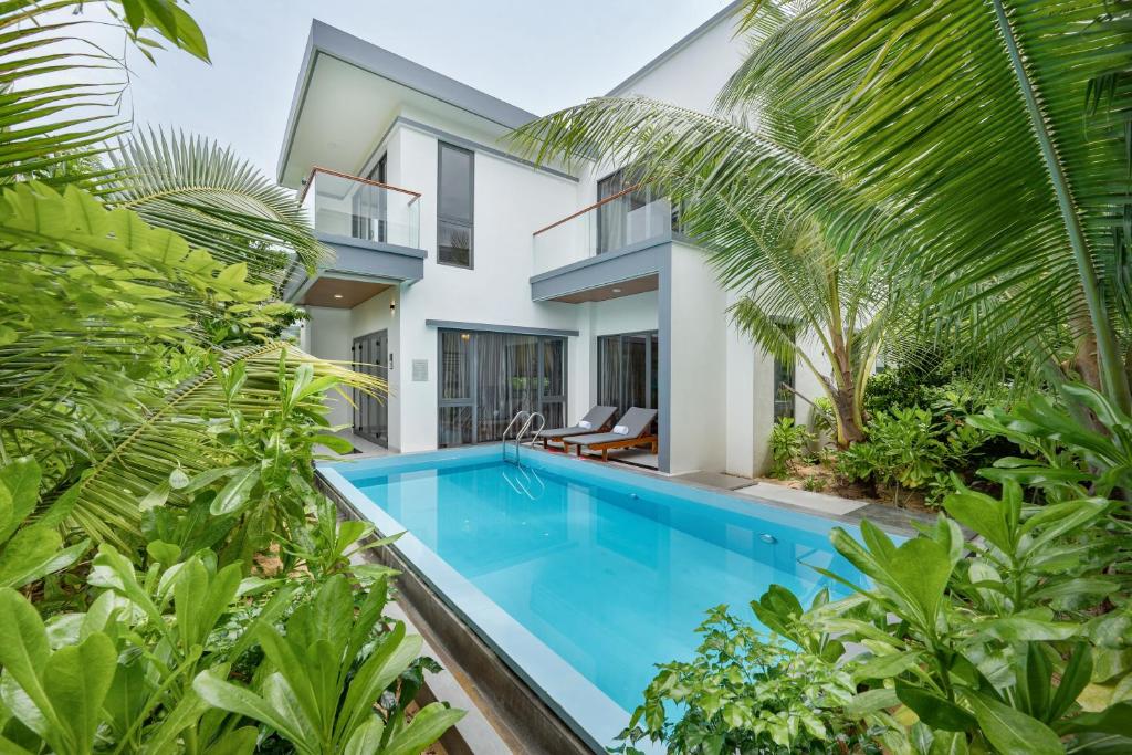 Villa 03-Bedroom Garden View with Pool (3GPKKT)