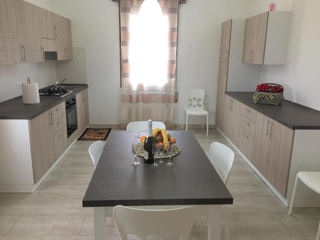 A kitchen or kitchenette at Gondola House